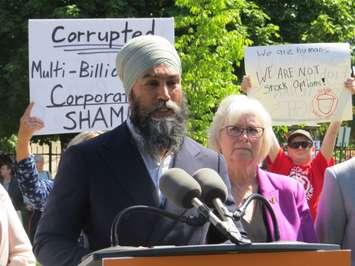 Jagmeet Singh speaks in London alongside local NDP leaders. Photo by Rebecca Chouinard.