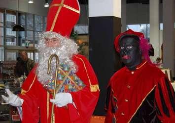 Sinterklaas and "Zwarte Piet" ("Black Peter") at an event at Chatham's Dutch Market, December 3, 2016 (Photo courtesy of the Dutch Market Facebook Page)