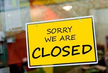 Closed sign. © Can Stock Photo / luissantos84