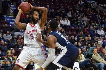 Devin White (left) of the Windsor Express in action against the Halifax Hurricanes at the WFCU Centre, November 25, 2017. Photo courtesy of NBLC/Windsor Express.