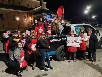 Volunteers from Teksavvy during the Chatham Goodfellows 2022 Porchlight campaign. (Photo submitted by the Chatham Goodfellows)